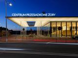 2 czerwca 2020 obyła się uroczysta Gala Online dwunastej edycji Plebiscytu Polska Architektura XXL 2019. Podczas transmisji LIVE poznaliśmy laureatów konkursu. Nagrodę główną Grand Prix zdobył dom Green Line na Warmii zaprojektowany przez pracownię Mobius Architekci. Uczestnicy Gali online mieli okazję posłuchać ciekawych prezentacji Ani Cymer oraz Przemysława Olczyka a także Partnerów plebiscytu - firm Bauder, Ratchscheck Schiefer oraz Aluprof.  
